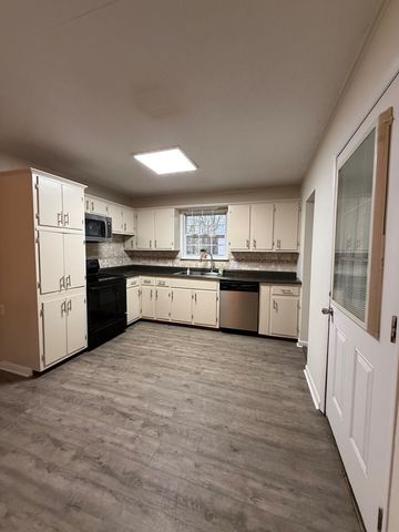 131 Cherokee Circle, Tunnel Hill, GA 30755