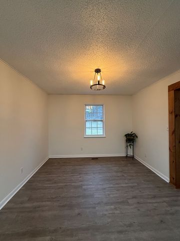 131 Cherokee Circle, Tunnel Hill, GA 30755