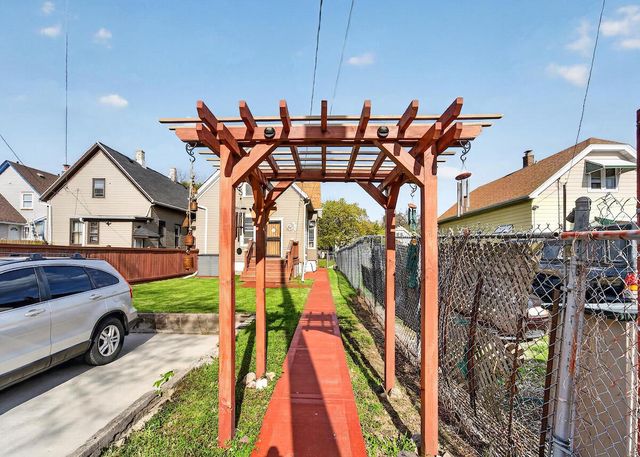 2865 17th STREET, Milwaukee, WI 53206