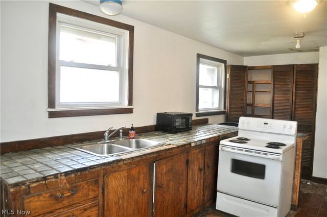5872 Main Street, Peninsula, OH 44264