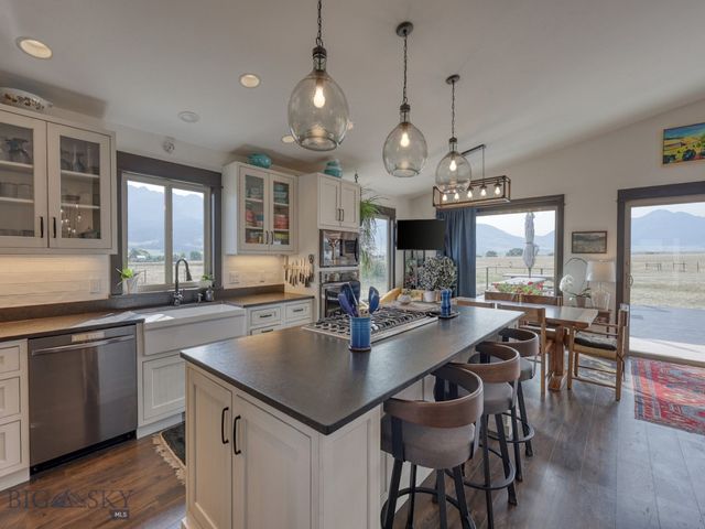 80 Glengarry Road, Livingston, MT 59047