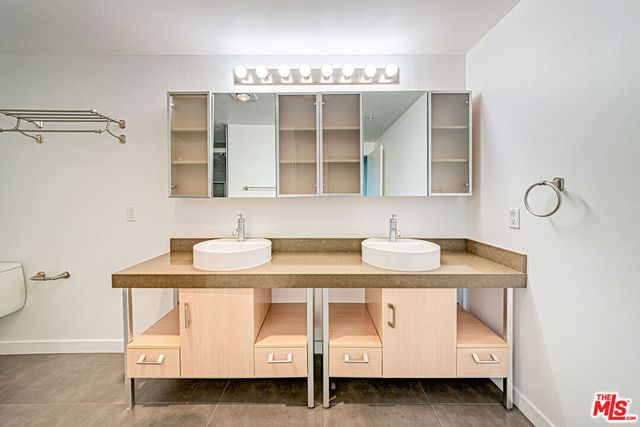 1234 Wilshire Boulevard 313, Los Angeles, CA 90017