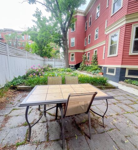 35 William St 2, Cambridge, MA 02139