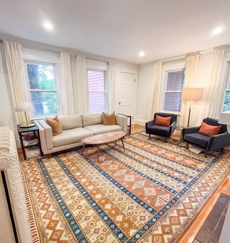 35 William St 2, Cambridge, MA 02139