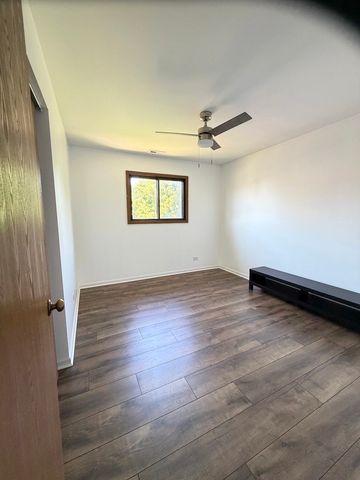 311 Dawn Court 2, Bloomingdale, IL 60108