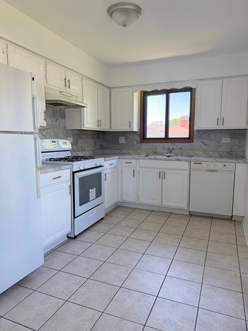 311 Dawn Court 2, Bloomingdale, IL 60108