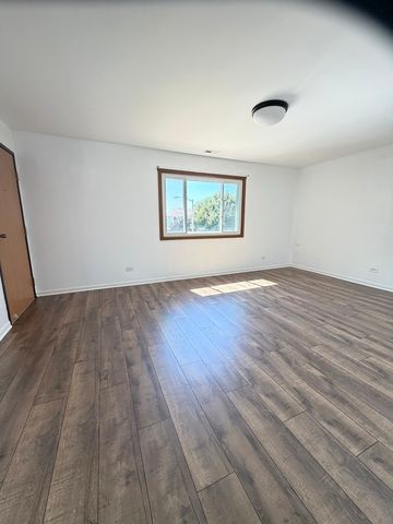 311 Dawn Court 2, Bloomingdale, IL 60108