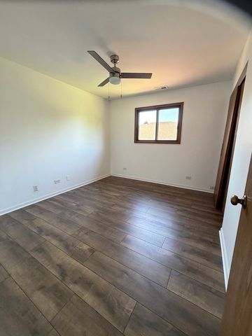 311 Dawn Court 2, Bloomingdale, IL 60108
