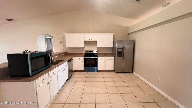 170 Nadell Avenue NW, Palm Bay, FL 32907