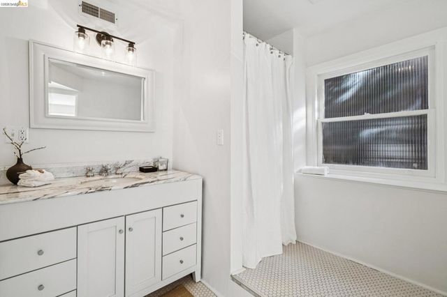 301 301 El Cerrito Avenue, Piedmont, CA 94611