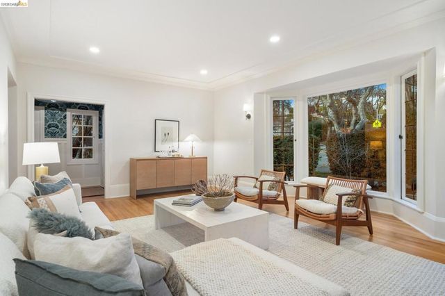 301 301 El Cerrito Avenue, Piedmont, CA 94611