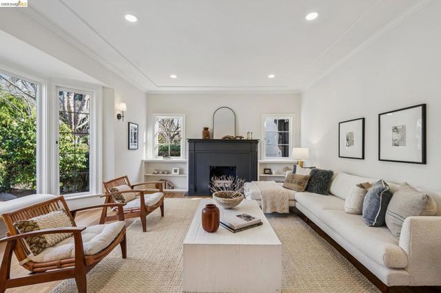 301 301 El Cerrito Avenue, Piedmont, CA 94611