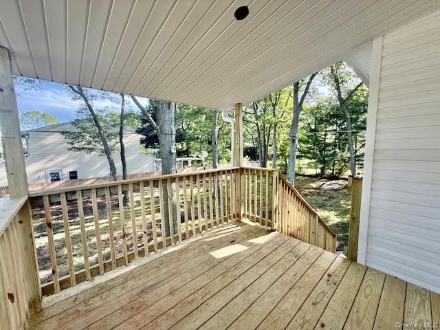 30 7th Street, Holbrook, NY 11741