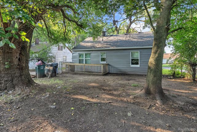 10750 Albany Street, Oak Park, MI 48237