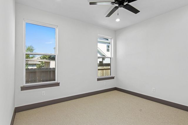 4805 Paula Units A Street, Houston, TX 77033
