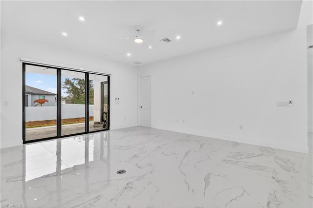4107 16th ST SW, Lehigh Acres, FL 33976