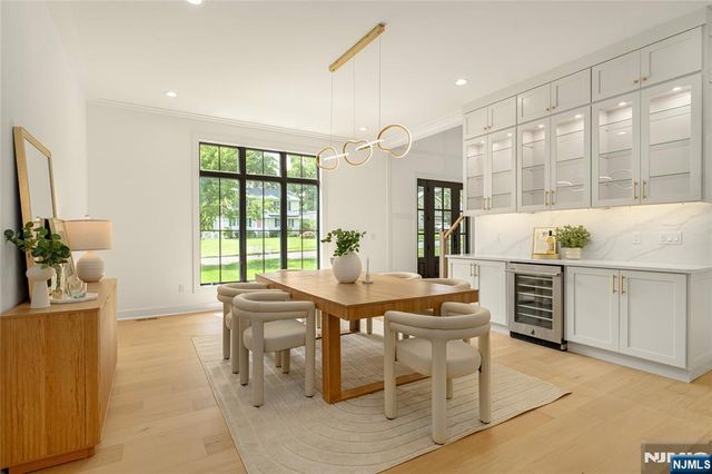 27 Crestwood Drive, Glen Rock, NJ 07452