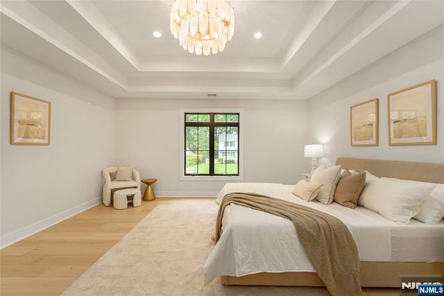 27 Crestwood Drive, Glen Rock, NJ 07452
