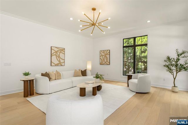 27 Crestwood Drive, Glen Rock, NJ 07452