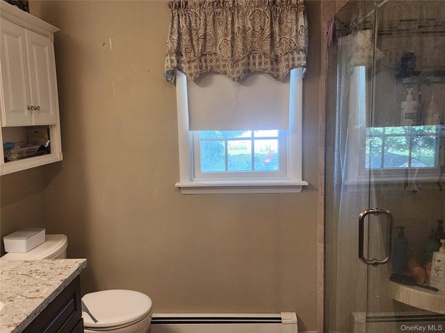 102 Meadow Lane, Poughkeepsie, NY 12603