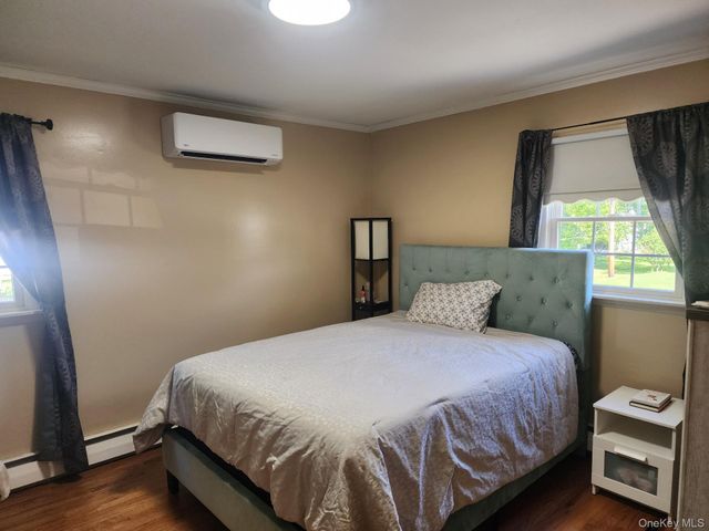 102 Meadow Lane, Poughkeepsie, NY 12603
