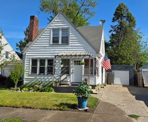 2224 Morton Avenue, Muskegon City, MI 49441
