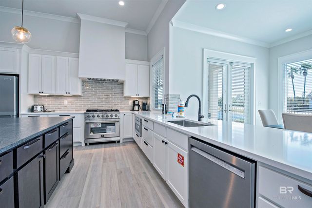 801 Kingston Lane, Gulf Shores, AL 36542