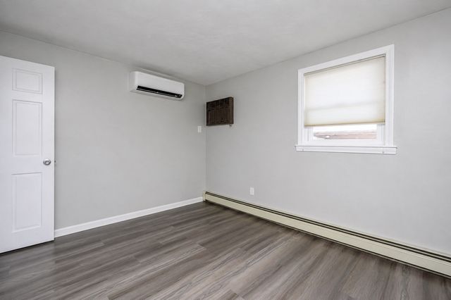95 Rindone St, Holbrook, MA 02343
