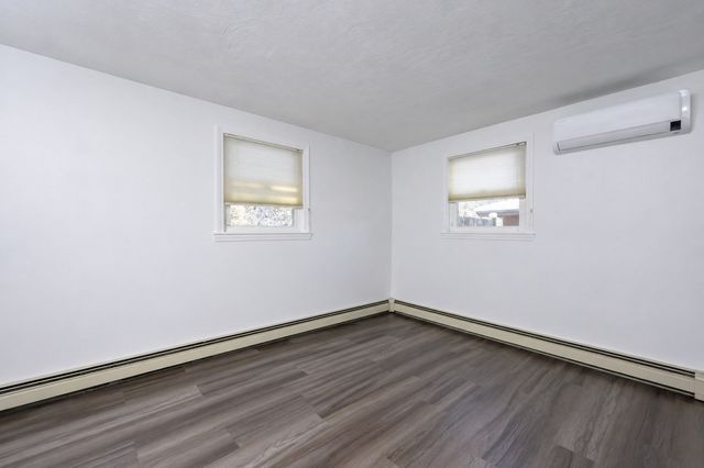 95 Rindone St, Holbrook, MA 02343