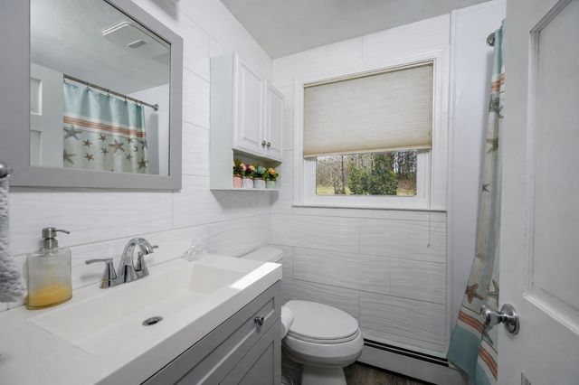 95 Rindone St, Holbrook, MA 02343