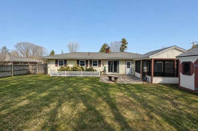 95 Rindone St, Holbrook, MA 02343
