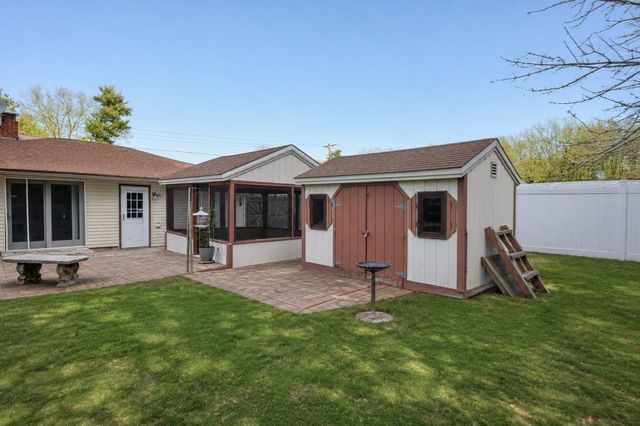 95 Rindone St, Holbrook, MA 02343