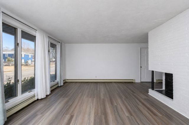 95 Rindone St, Holbrook, MA 02343