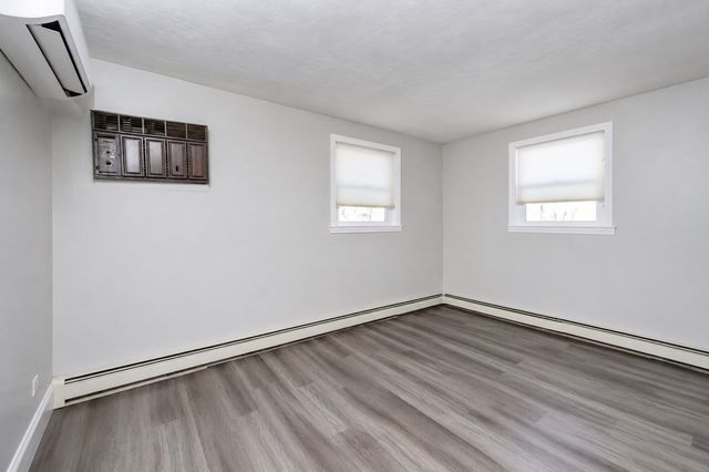 95 Rindone St, Holbrook, MA 02343