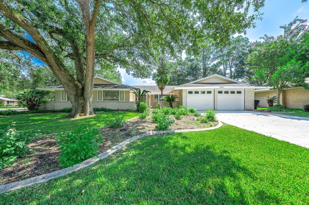 1616 Redway Lane, Houston, TX 77062