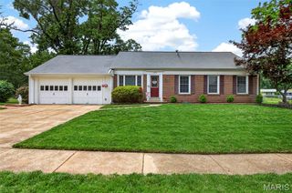 1375 Burning Tree Drive, Florissant, MO 63033