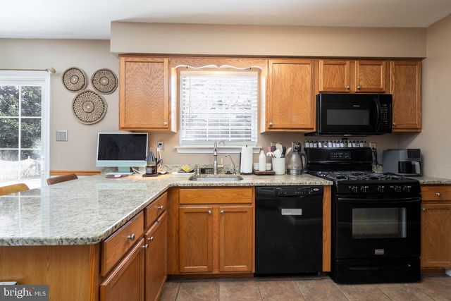 9 FOX COVE DR, Millville, NJ 08332