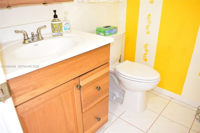 9881 Sunrise Lakes Blvd 207, Sunrise, FL 33322