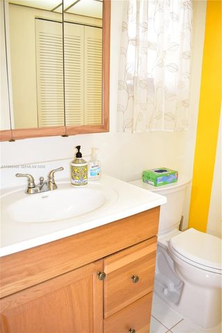 9881 Sunrise Lakes Blvd 207, Sunrise, FL 33322