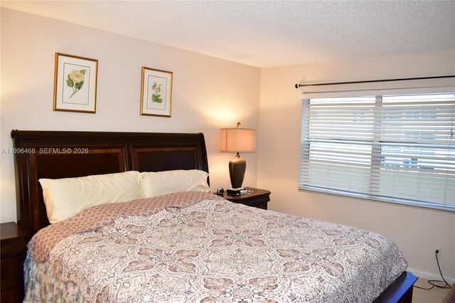 9881 Sunrise Lakes Blvd 207, Sunrise, FL 33322