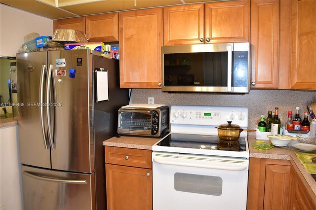 9881 Sunrise Lakes Blvd 207, Sunrise, FL 33322