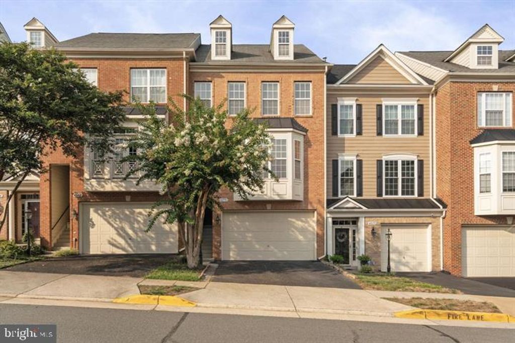 43770 LEES MILL SQ, Leesburg, VA 20176