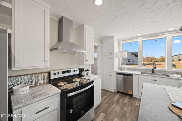 20 Pumpkintown Rd, Lafayette, TN 37083