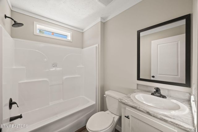 20 Pumpkintown Rd, Lafayette, TN 37083