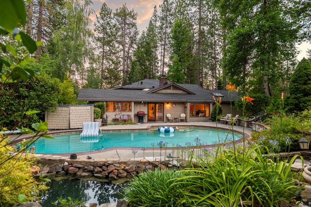 136 Orchard St, Nevada City, CA 95959