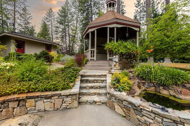 136 Orchard St, Nevada City, CA 95959