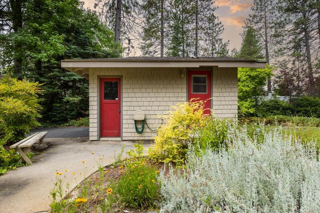 136 Orchard St, Nevada City, CA 95959