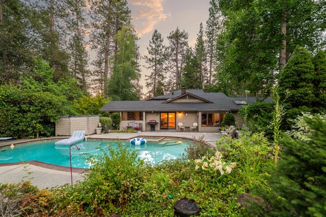 136 Orchard St, Nevada City, CA 95959