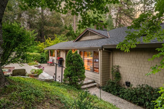 136 Orchard St, Nevada City, CA 95959
