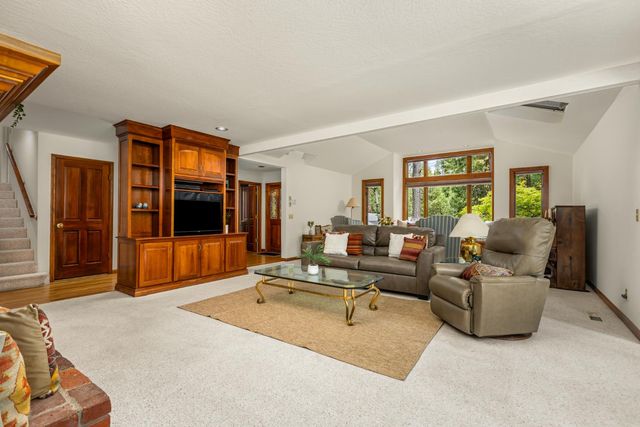 136 Orchard St, Nevada City, CA 95959